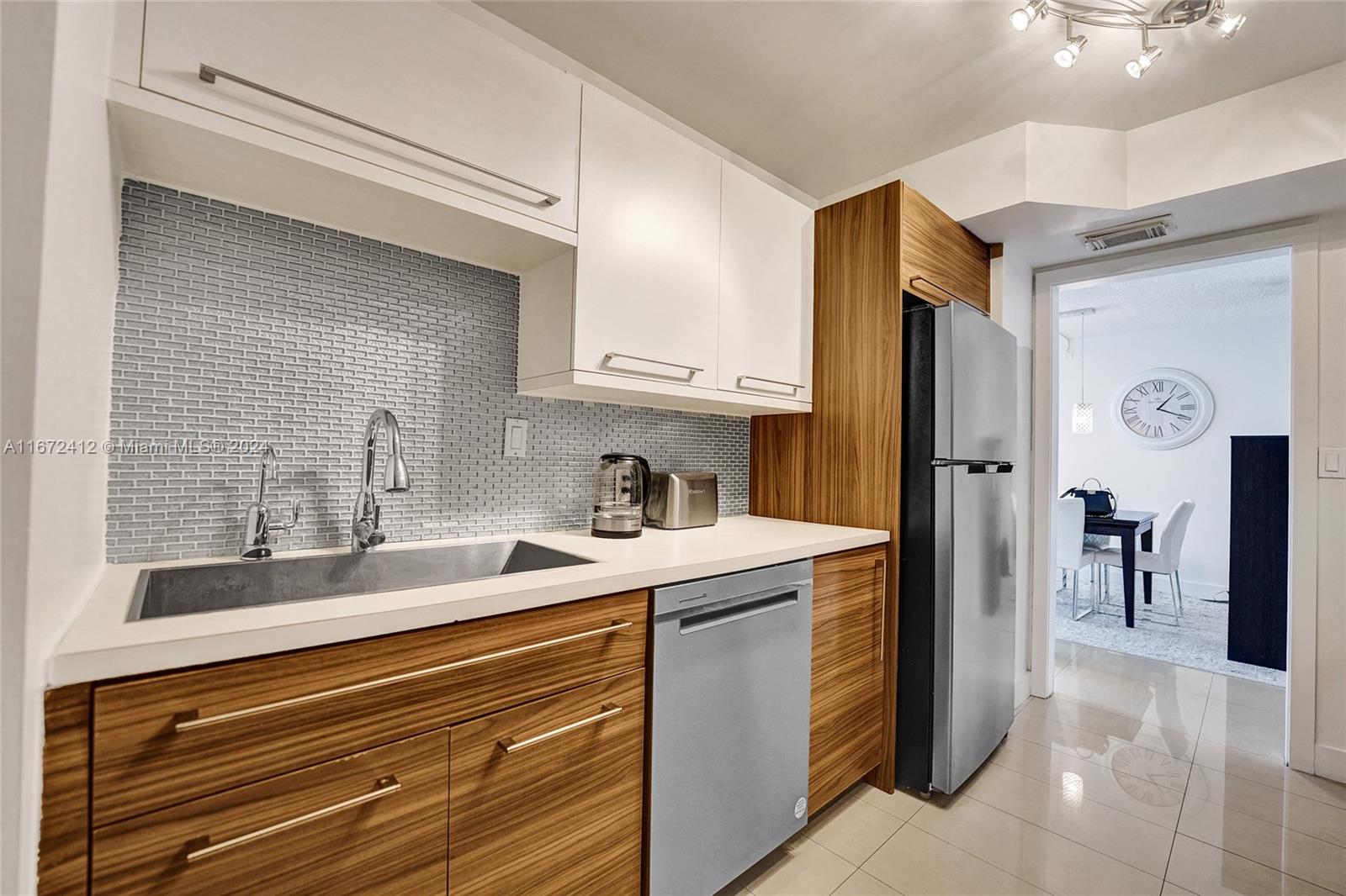 ARLEN HOUSE EAST CONDO - Residential