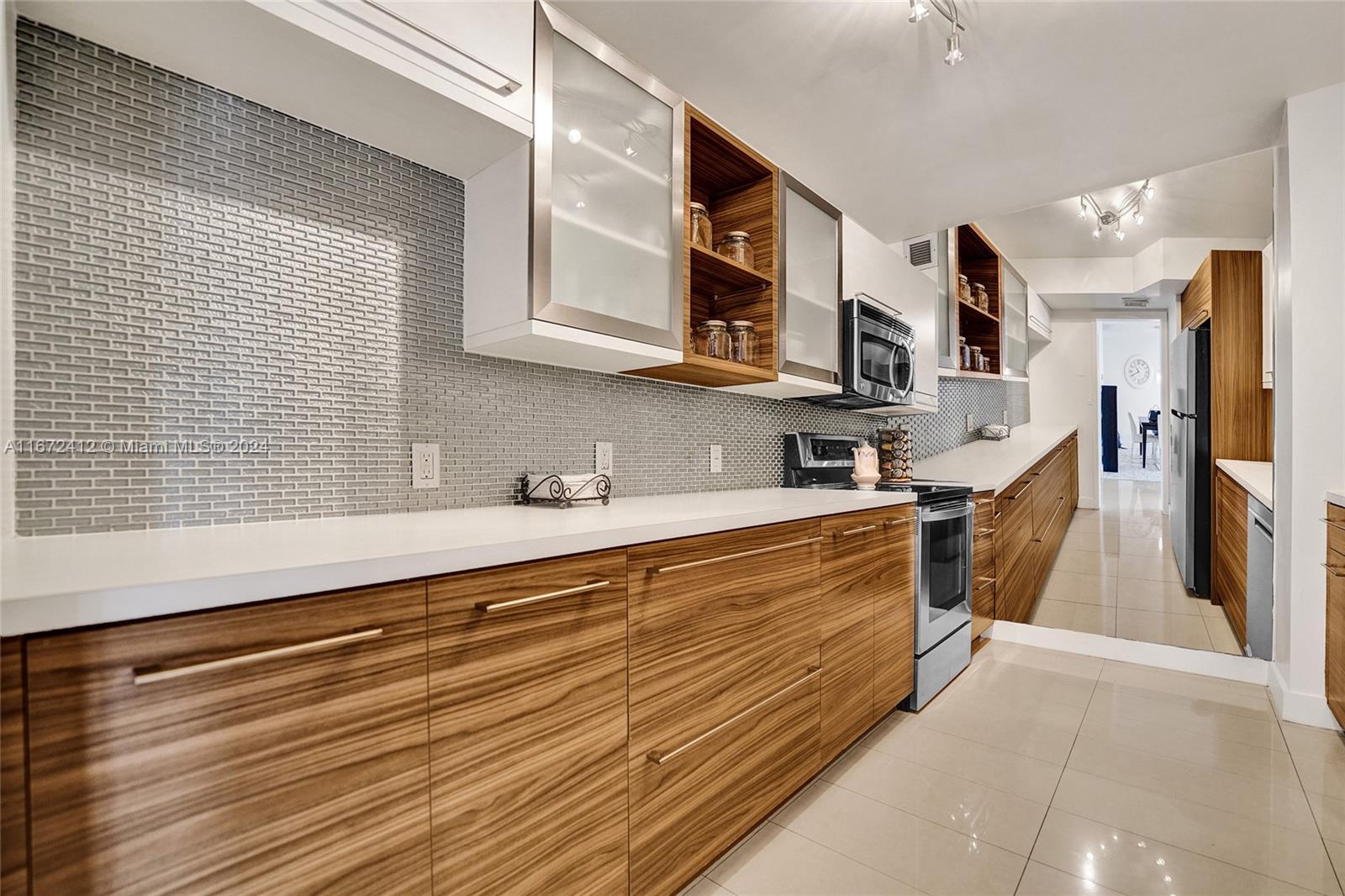ARLEN HOUSE EAST CONDO - Residential