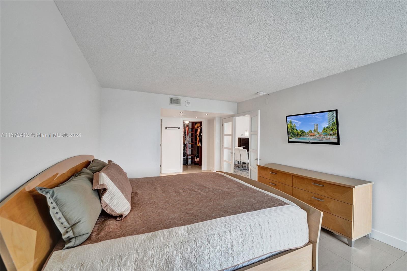 ARLEN HOUSE EAST CONDO - Residential