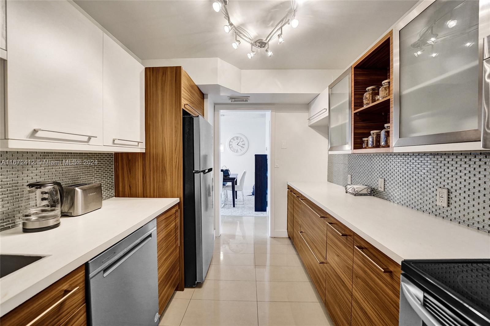 ARLEN HOUSE EAST CONDO - Residential
