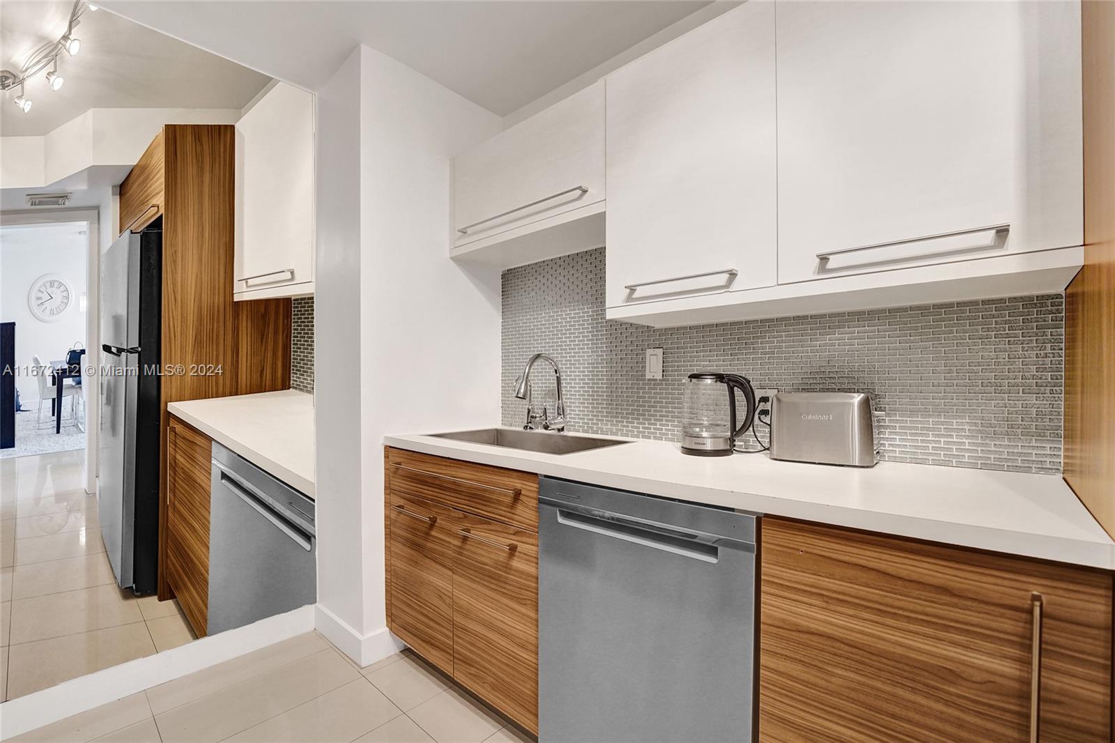 ARLEN HOUSE EAST CONDO - Residential