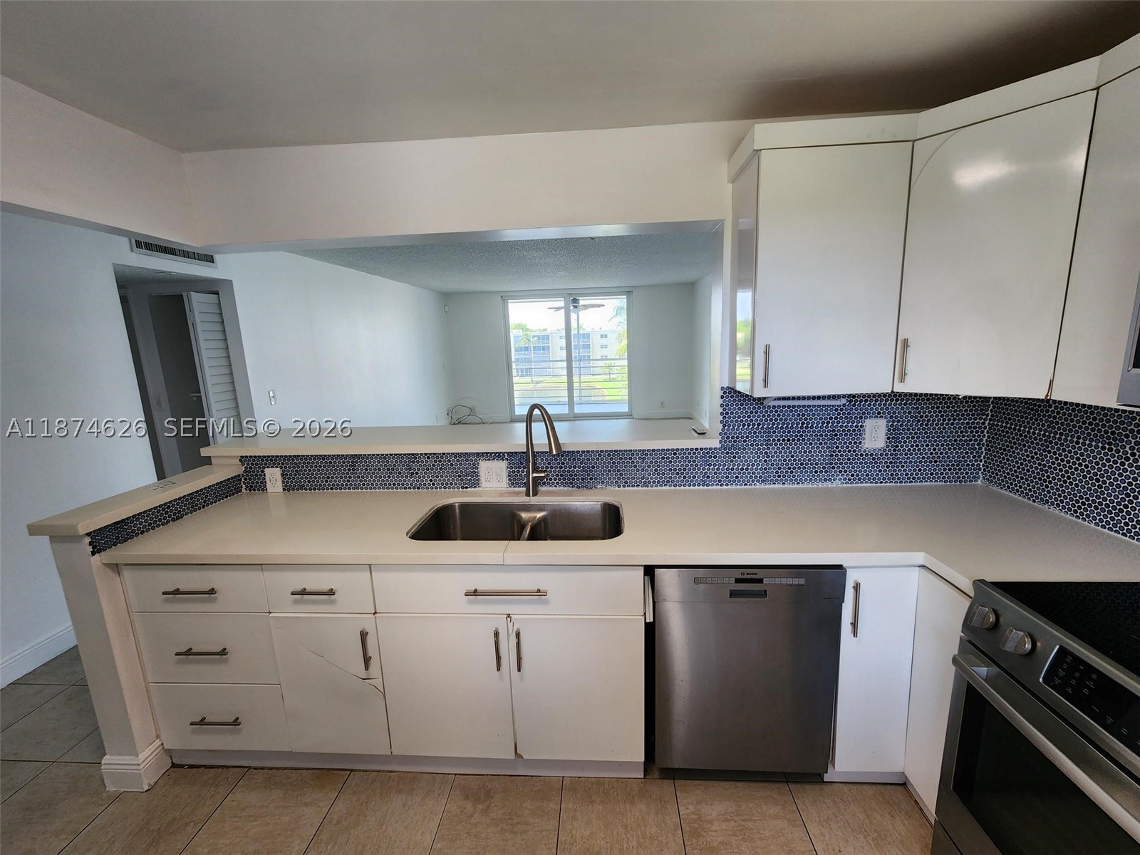 MEADOWBROOK LAKES CONDO - Residential