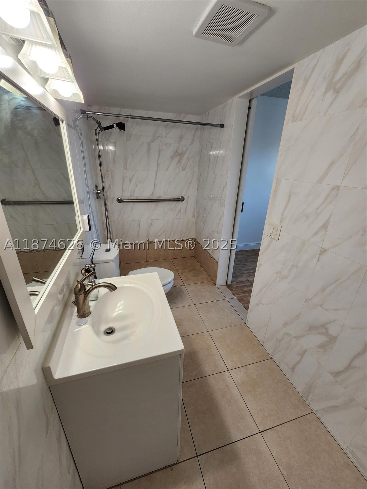 MEADOWBROOK LAKES CONDO - Residential