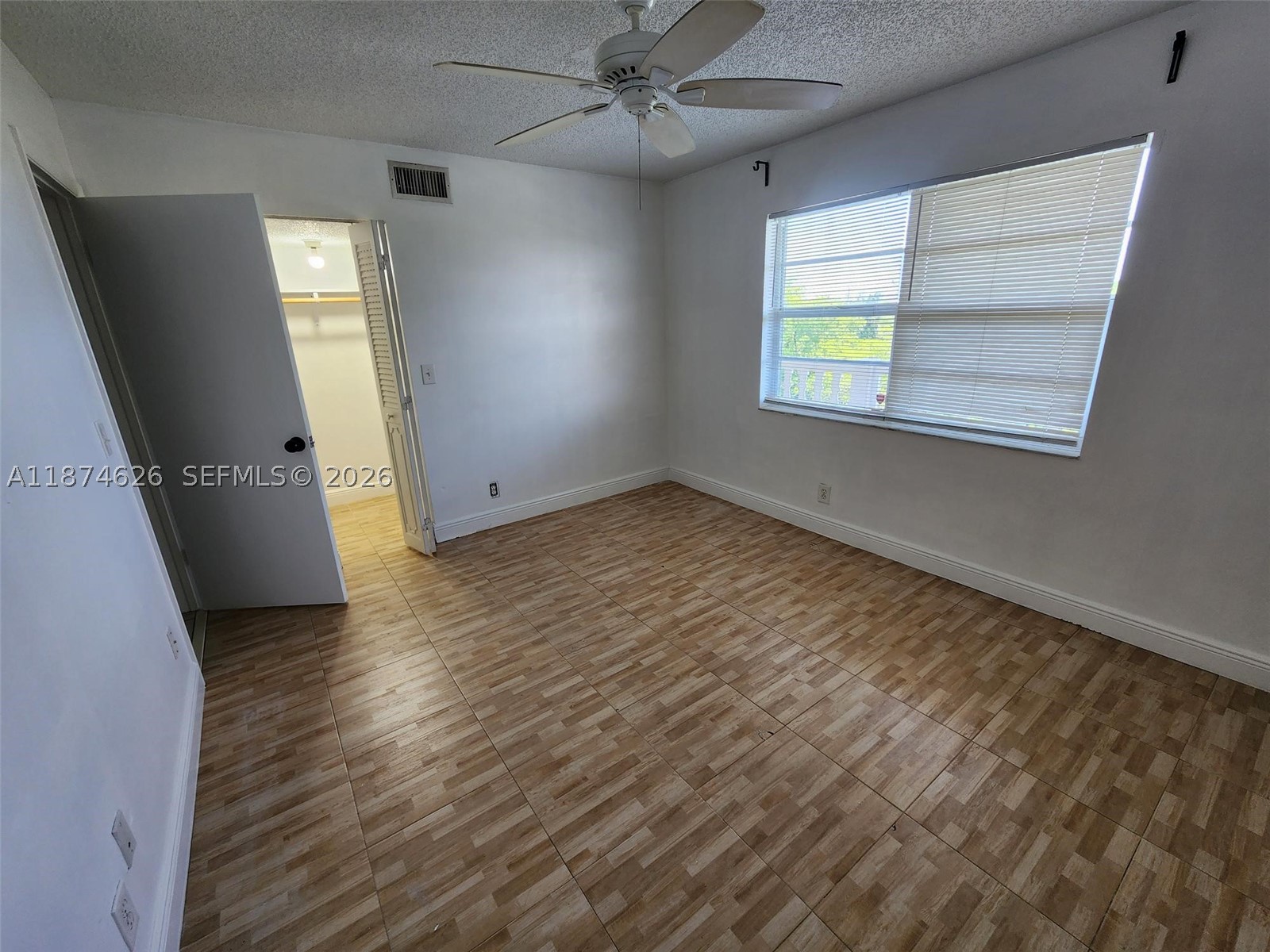 MEADOWBROOK LAKES CONDO - Residential