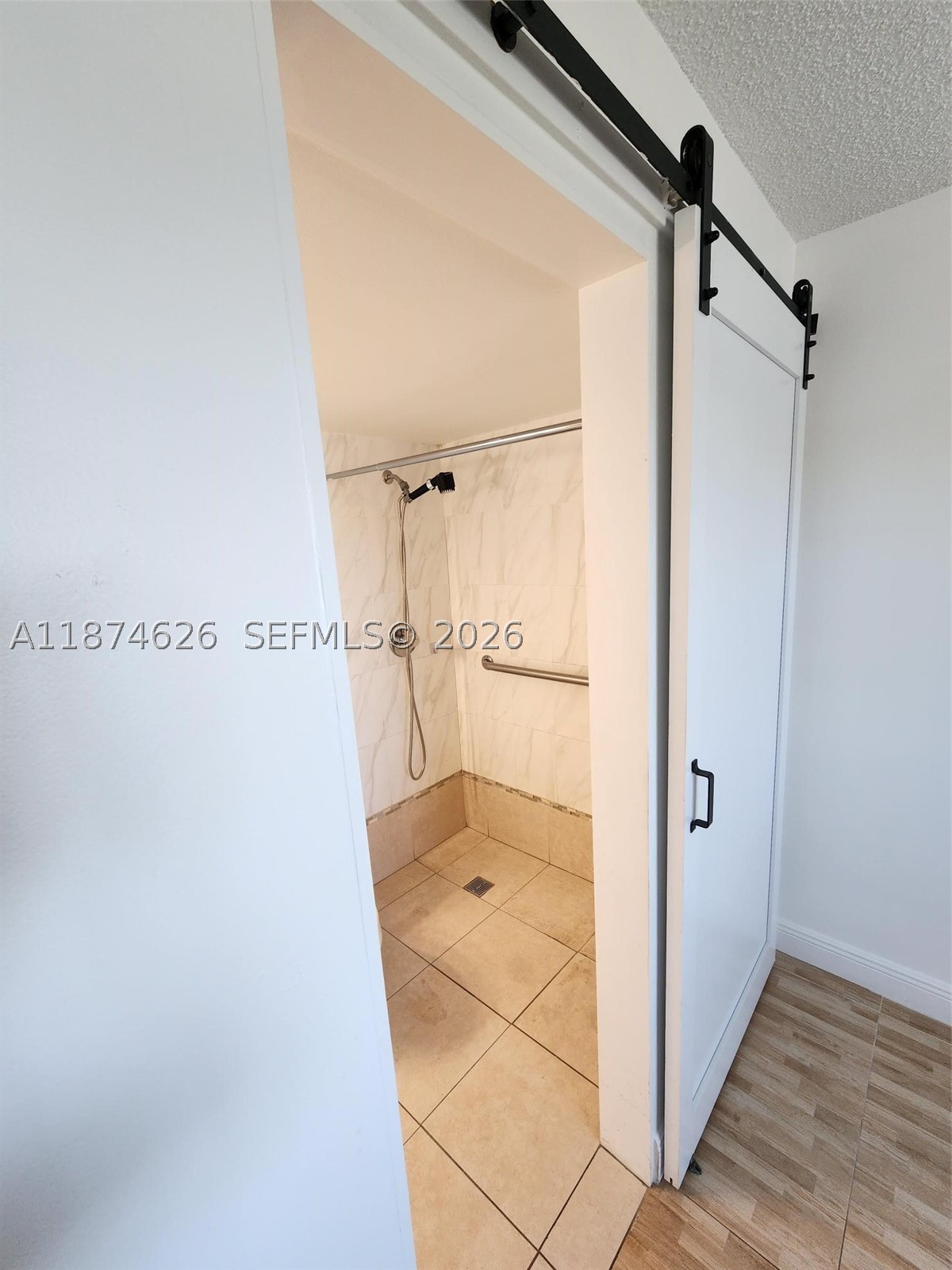 MEADOWBROOK LAKES CONDO - Residential