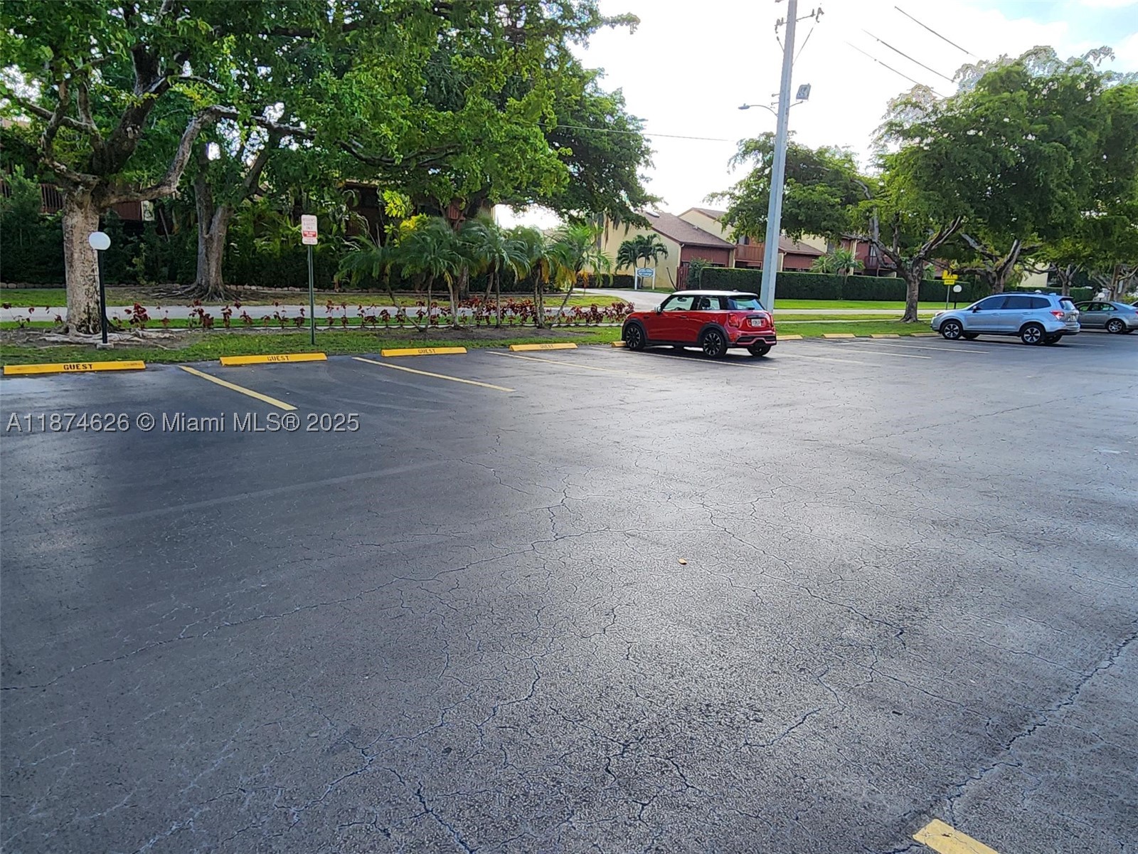 MEADOWBROOK LAKES CONDO - Residential