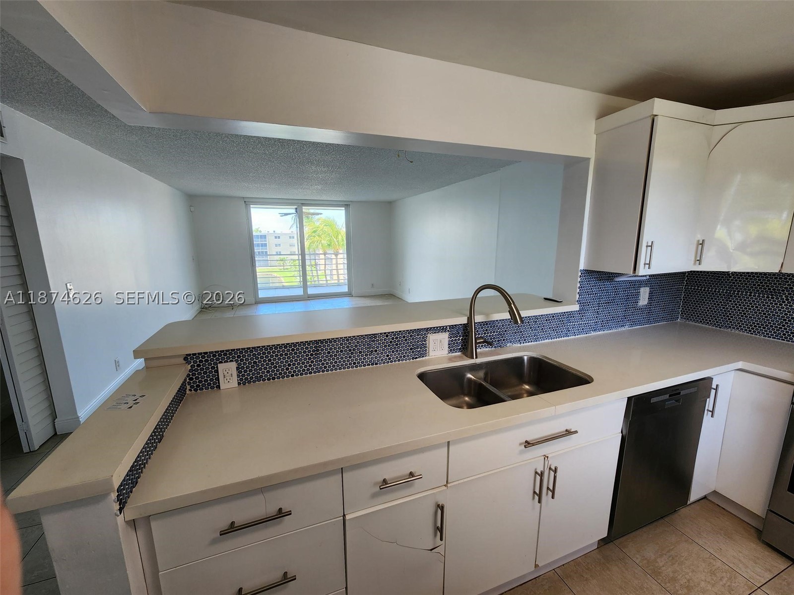 MEADOWBROOK LAKES CONDO - Residential