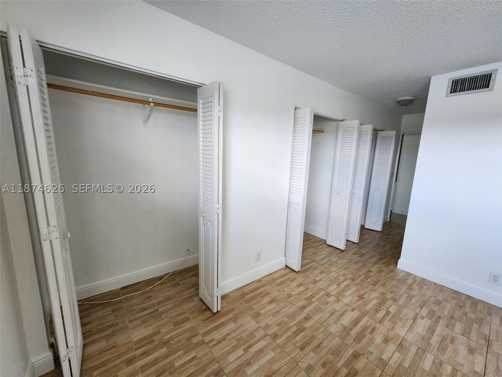 MEADOWBROOK LAKES CONDO - Residential