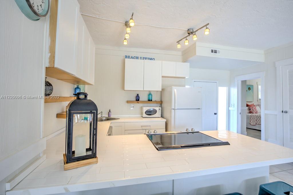 SOMBRERO BEACH VILLAGE - Residential