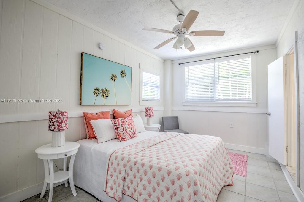 SOMBRERO BEACH VILLAGE - Residential