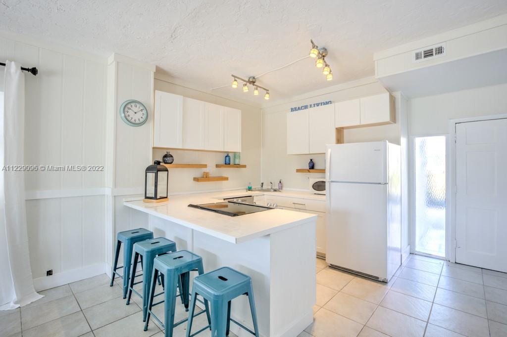 SOMBRERO BEACH VILLAGE - Residential
