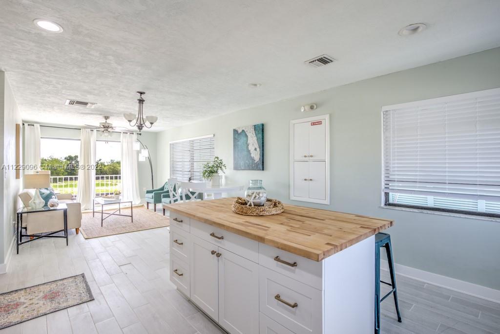 SOMBRERO BEACH VILLAGE - Residential