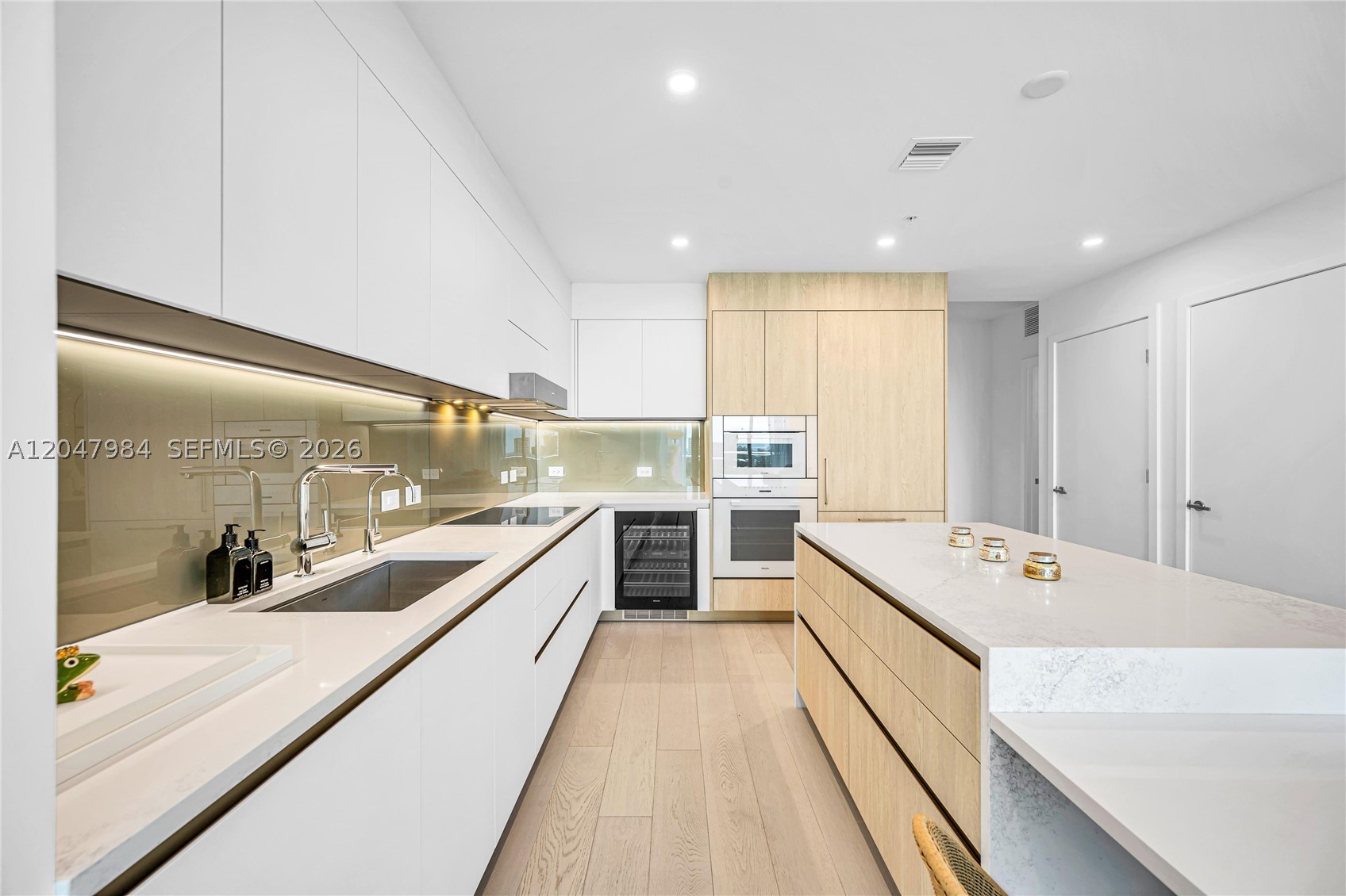 BAY HARBOR ISLAND - Residential