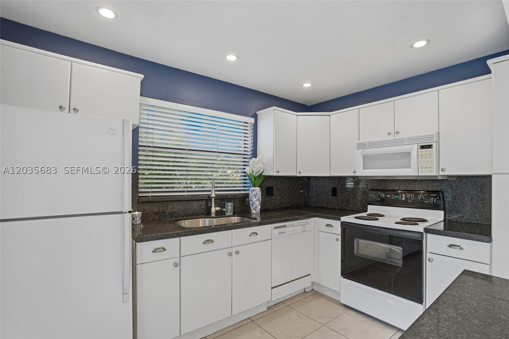 CAMELOT ONE CONDO - Residential Lease
