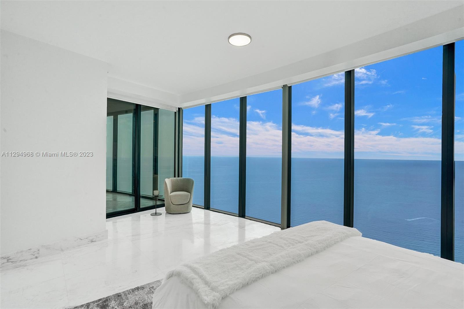 18555 COLLINS AVENUE COND - Residential