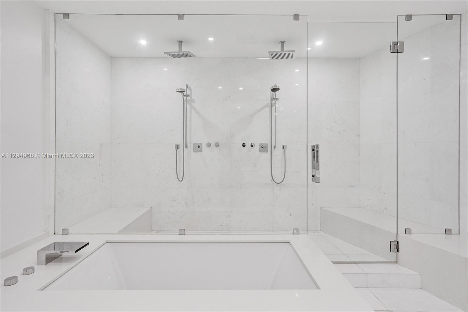 18555 COLLINS AVENUE COND - Residential