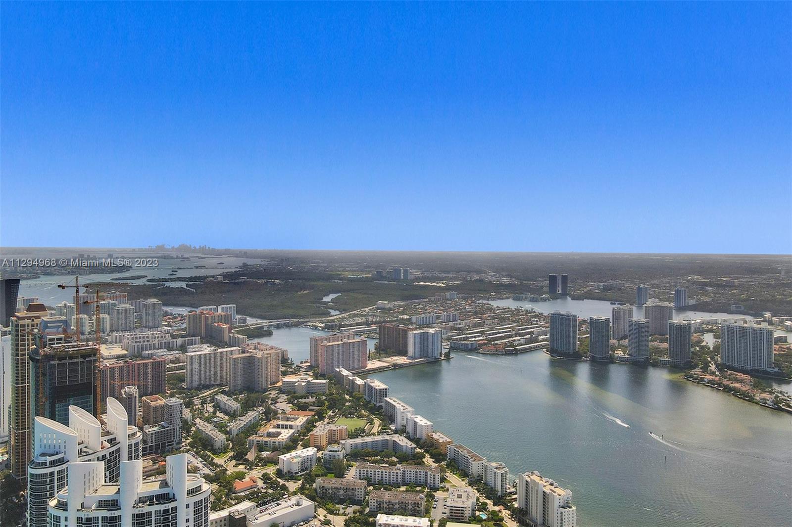18555 COLLINS AVENUE COND - Residential