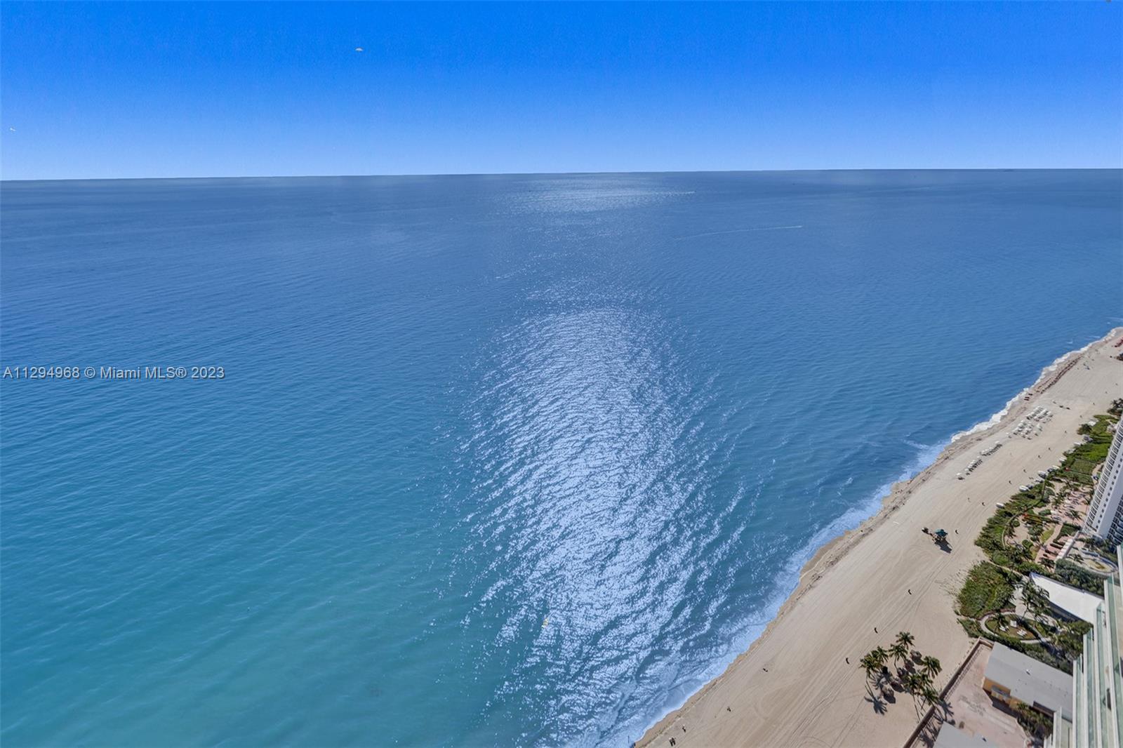 18555 COLLINS AVENUE COND - Residential