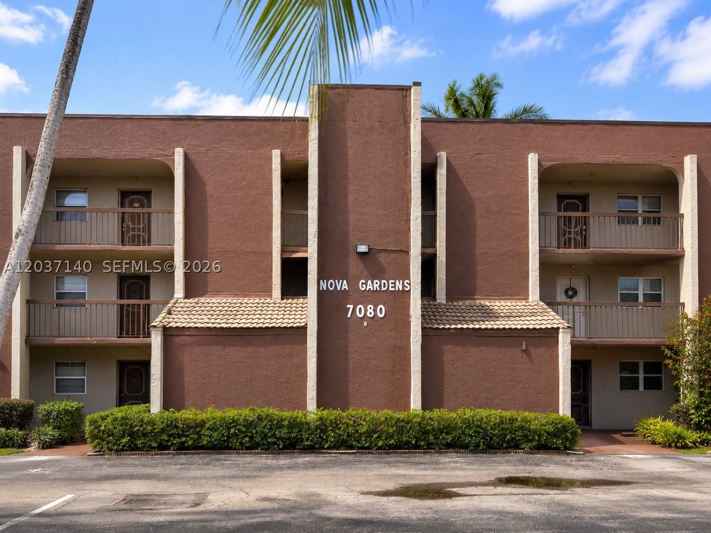 NOVA GARDENS CONDO - Residential