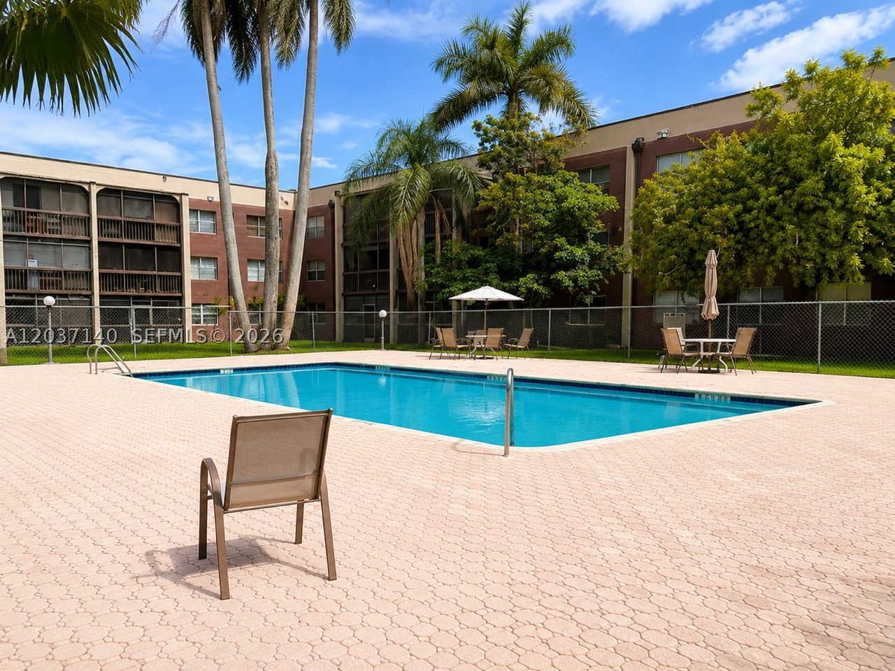 NOVA GARDENS CONDO - Residential