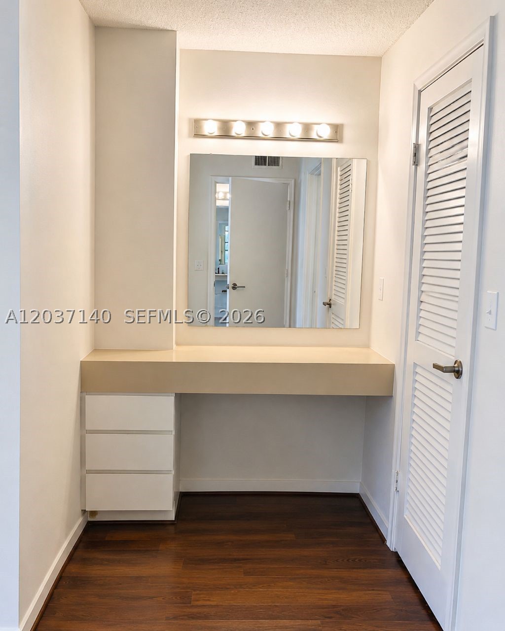 NOVA GARDENS CONDO - Residential