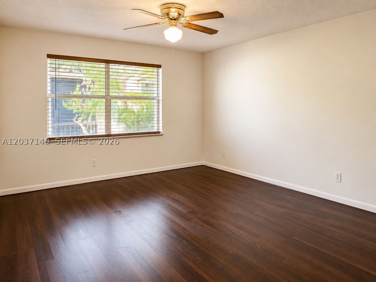 NOVA GARDENS CONDO - Residential