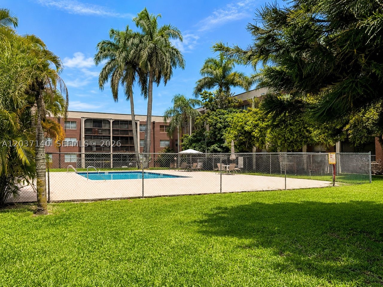 NOVA GARDENS CONDO - Residential