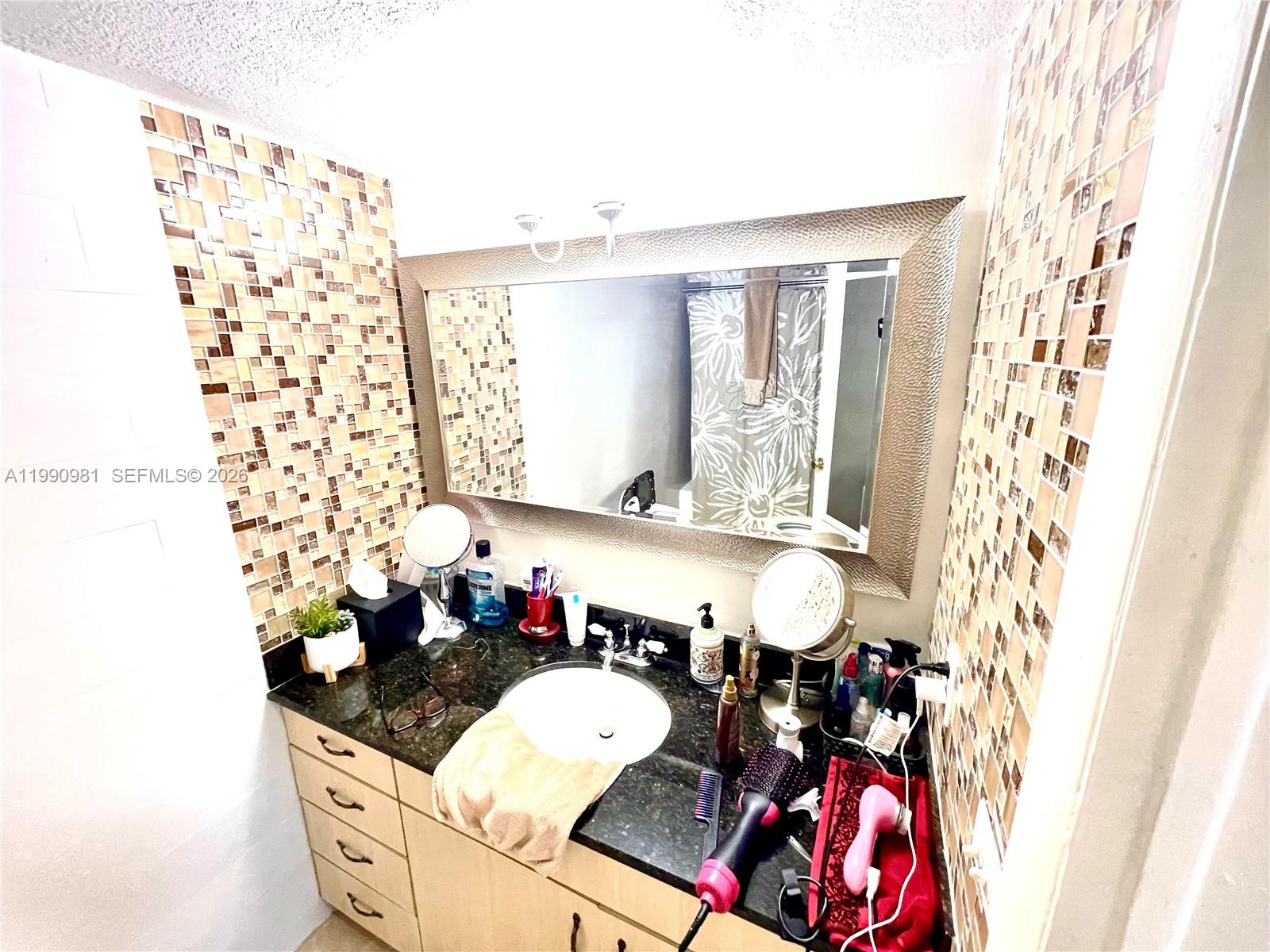 SUNSET PALMS EAST CONDO - Residential
