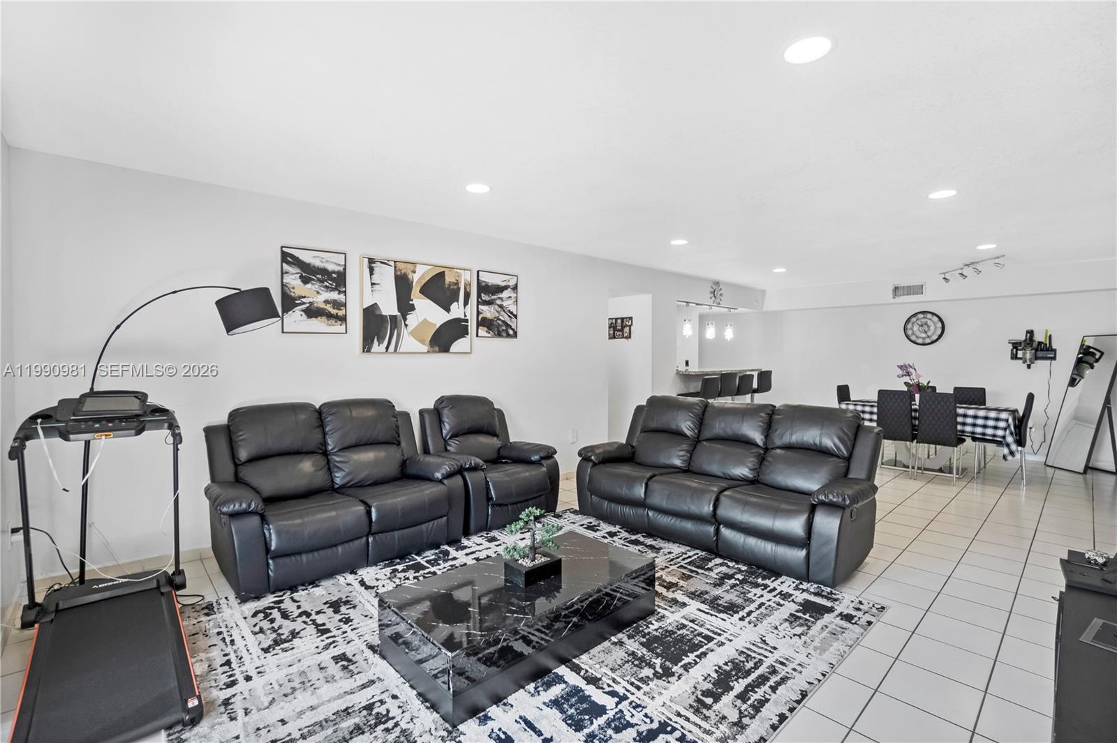 SUNSET PALMS EAST CONDO - Residential