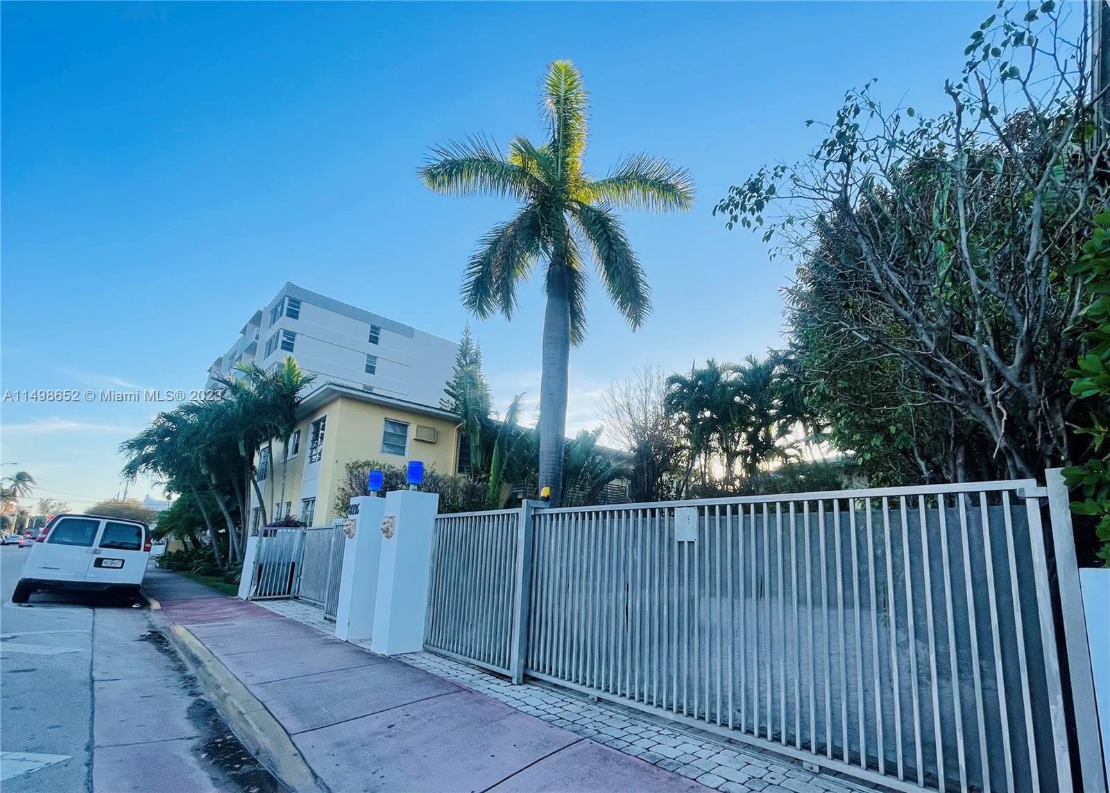 ALTOS DEL MAR NO 3 - Residential Lease