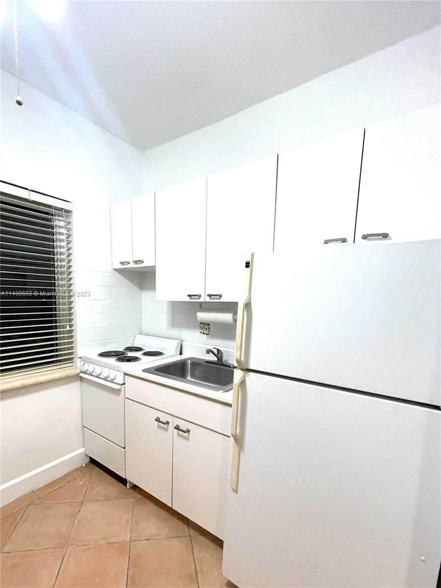 ALTOS DEL MAR NO 3 - Residential Lease