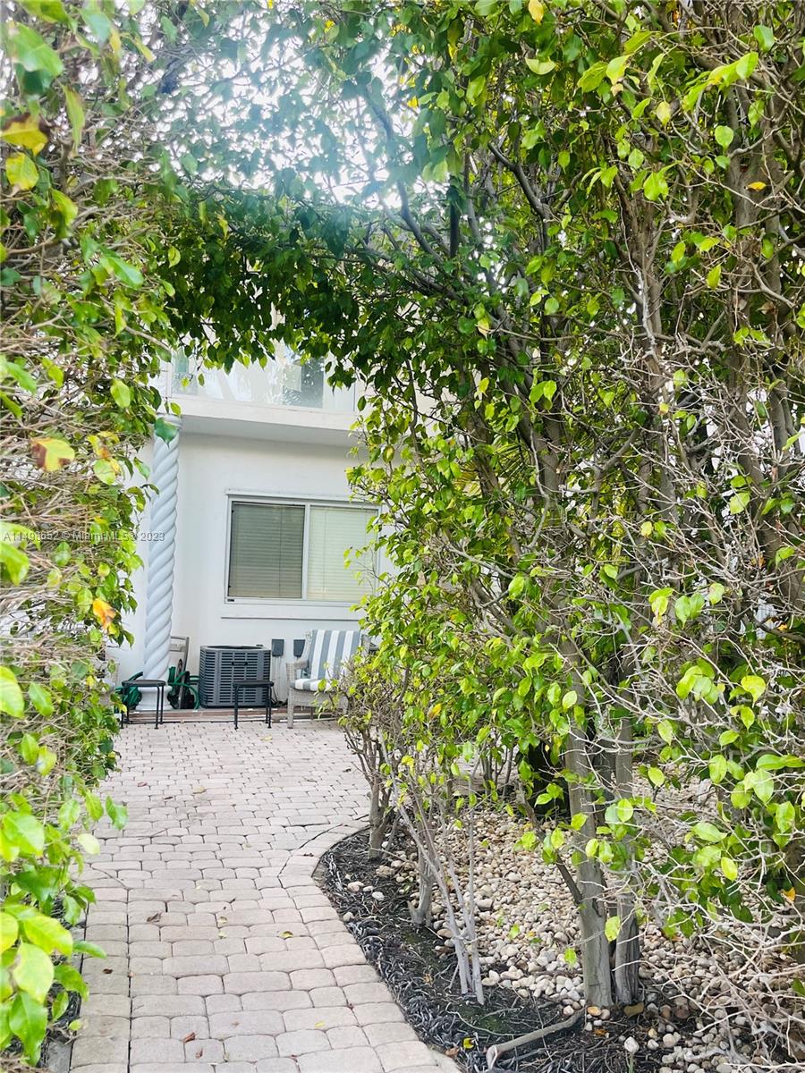 ALTOS DEL MAR NO 3 - Residential Lease
