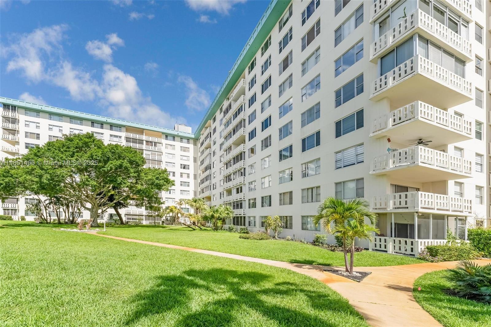 HILLCREST EAST NO 23 COND - Residential