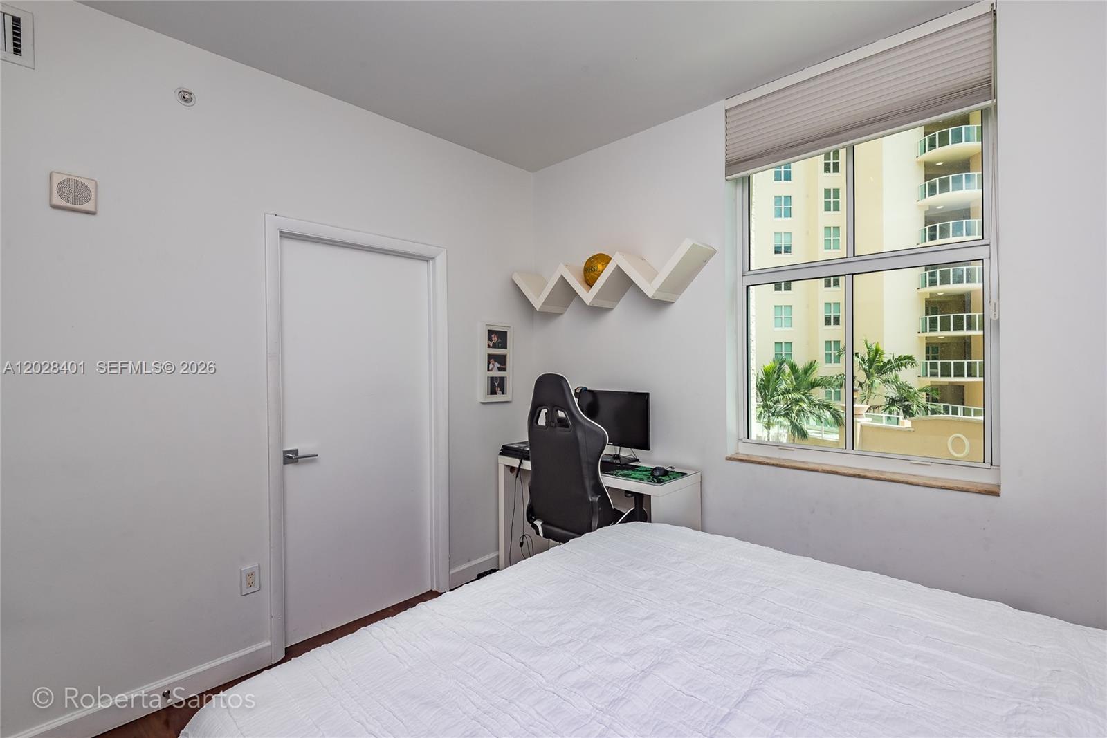 AVENTURA MARINA CONDO NUM - Residential