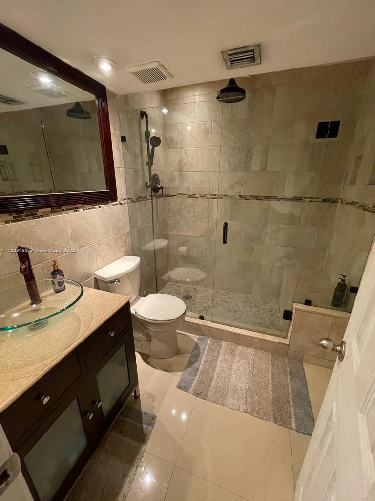 KENDALLWOOD VILLAS CONDO - Residential
