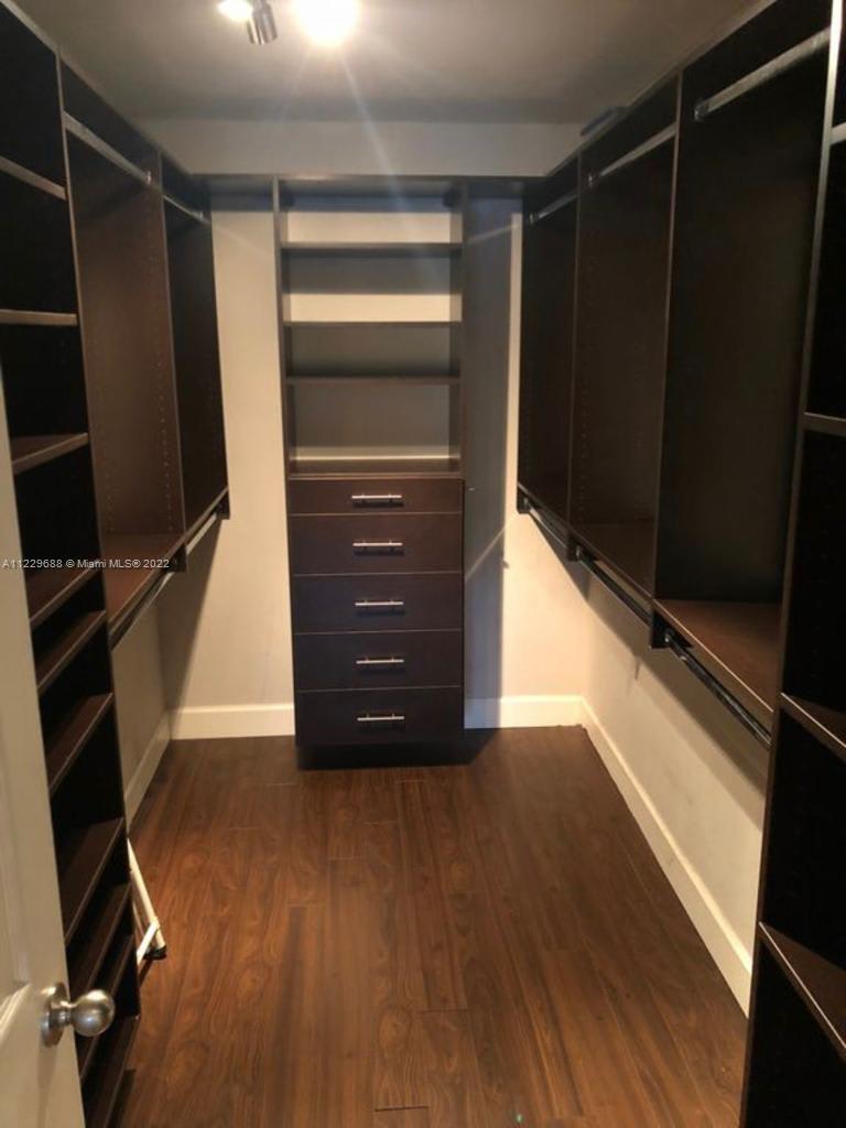 KENDALLWOOD VILLAS CONDO - Residential