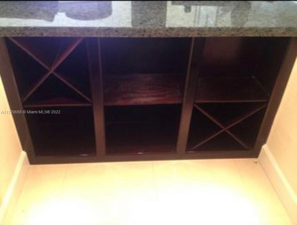 KENDALLWOOD VILLAS CONDO - Residential