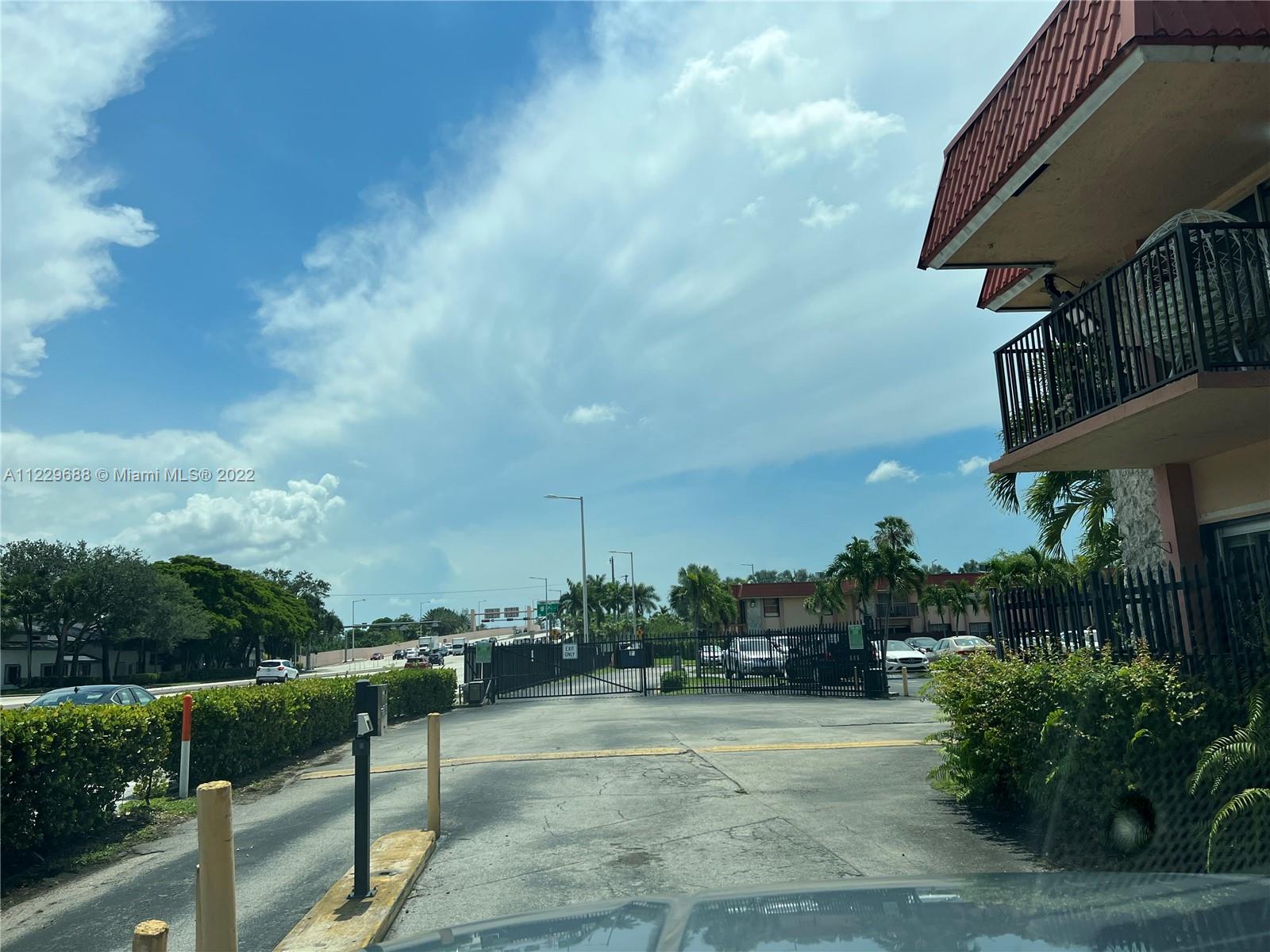 KENDALLWOOD VILLAS CONDO - Residential