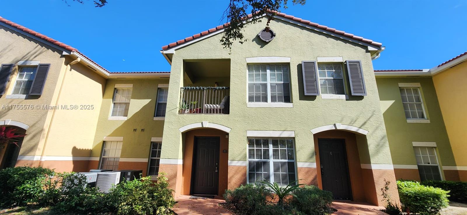Spacious and freshly painted 2-bedroom, 2-bathroom unit available in the quiet and secluded back section of the Spa at Sunset Isles community. The apartment features laminated flooring throughout for easy maintenance.
Enjoy access to great amenities, including a community pool and exercise room. Water is not included in the rent.
Move-in Requirements: First month, last month, and security deposit.