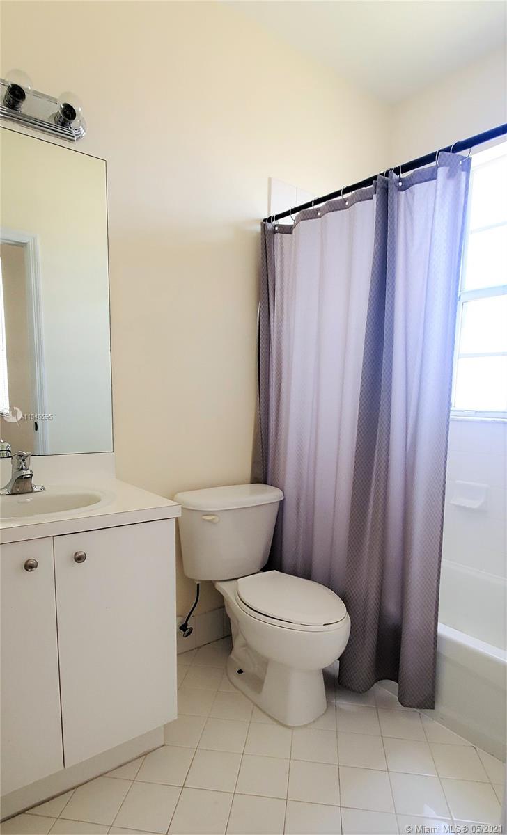 VILLAS AT CARMEL CONDO NO - Residential Lease