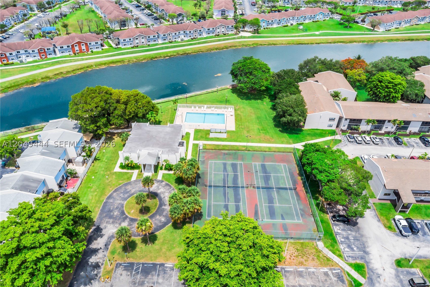 BLACK CREEK VILLAS - Residential