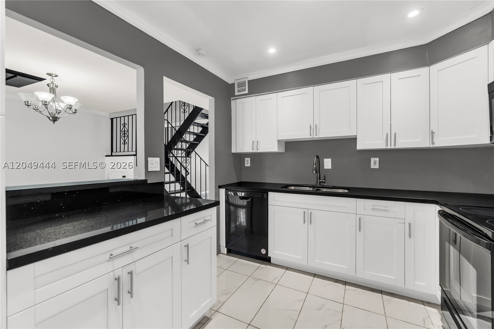 BLACK CREEK VILLAS - Residential
