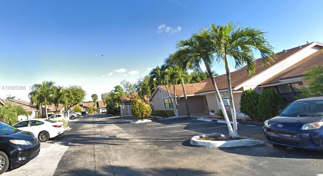 Beautiful and spacious one story villa/townhouse at Kendalaire villa, 2 bedrooms possibly 3, 2 bath, tile all throughout. Community Pool, Well located just blocks from shopping centers and Publix supermarket, Walmart. Large rooms master bedroom has own bathroom & walk in closet. second room is very spacious. washer and dryer.