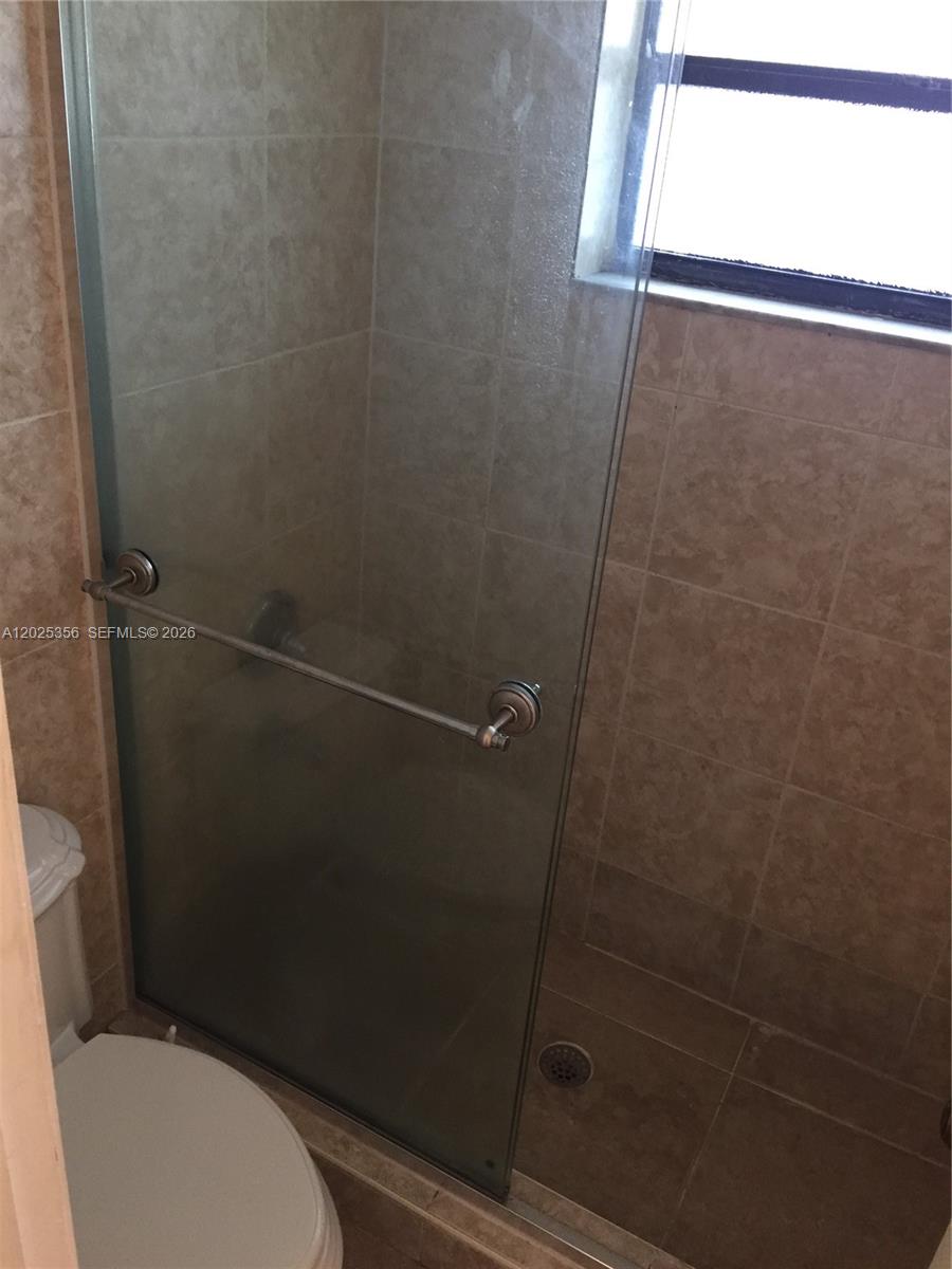 KENDALAIRE VILLAS CONDO - Residential Lease