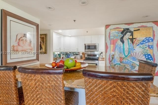LA HACIENDA IN THE GABLES - Residential