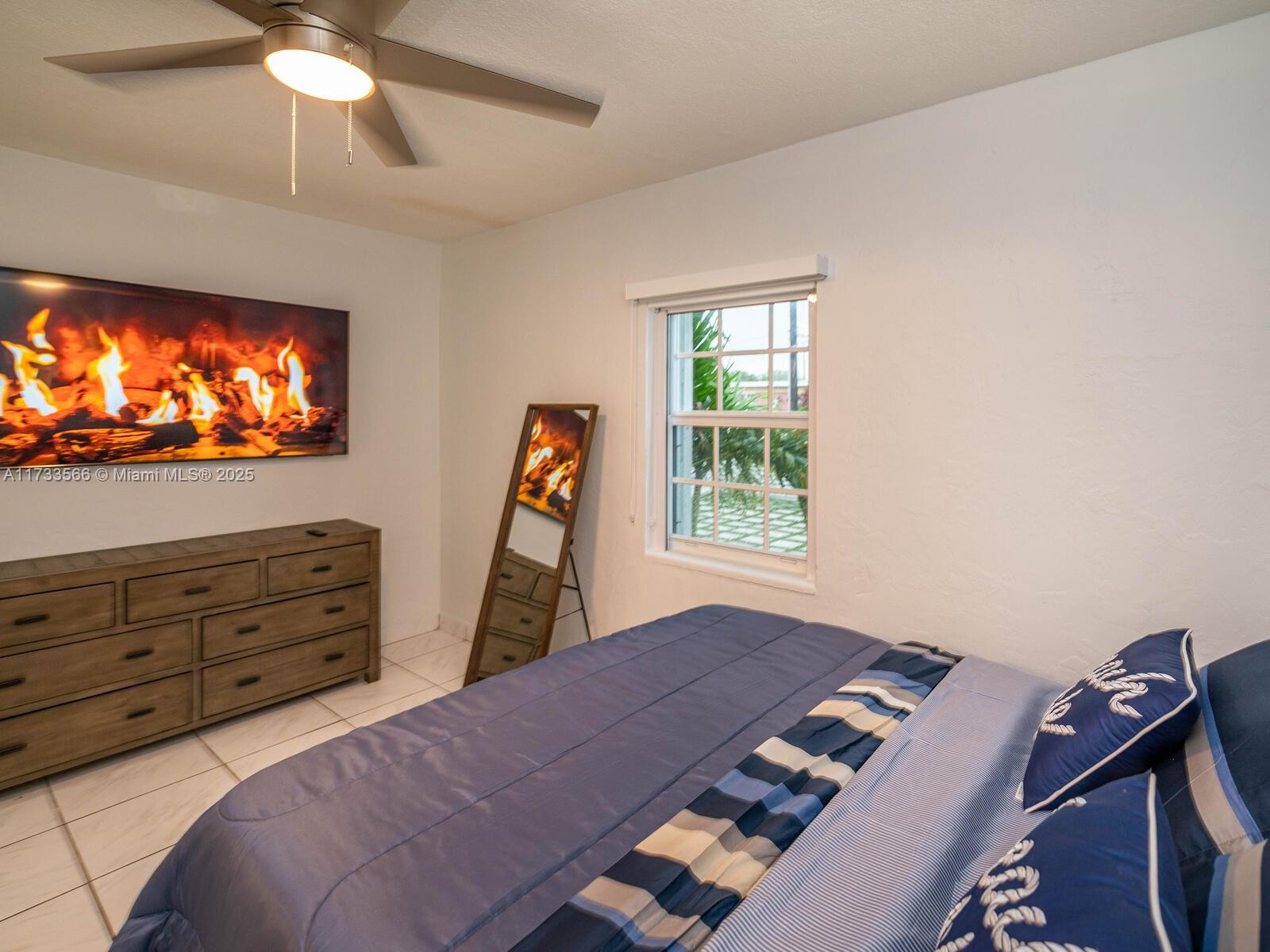 TAMIAMI GARDENS - Residential