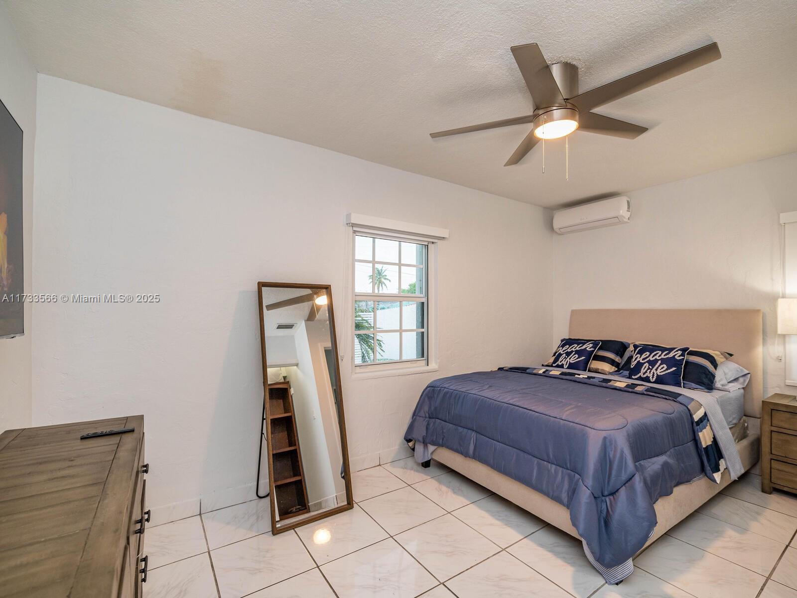 TAMIAMI GARDENS - Residential