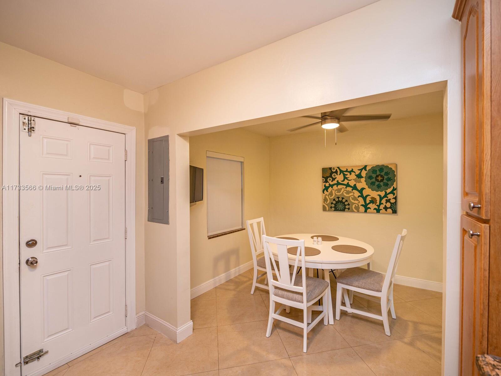 TAMIAMI GARDENS - Residential