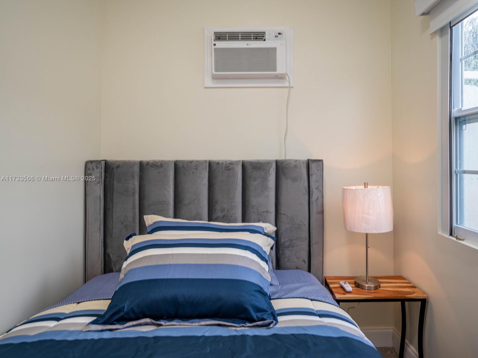 TAMIAMI GARDENS - Residential