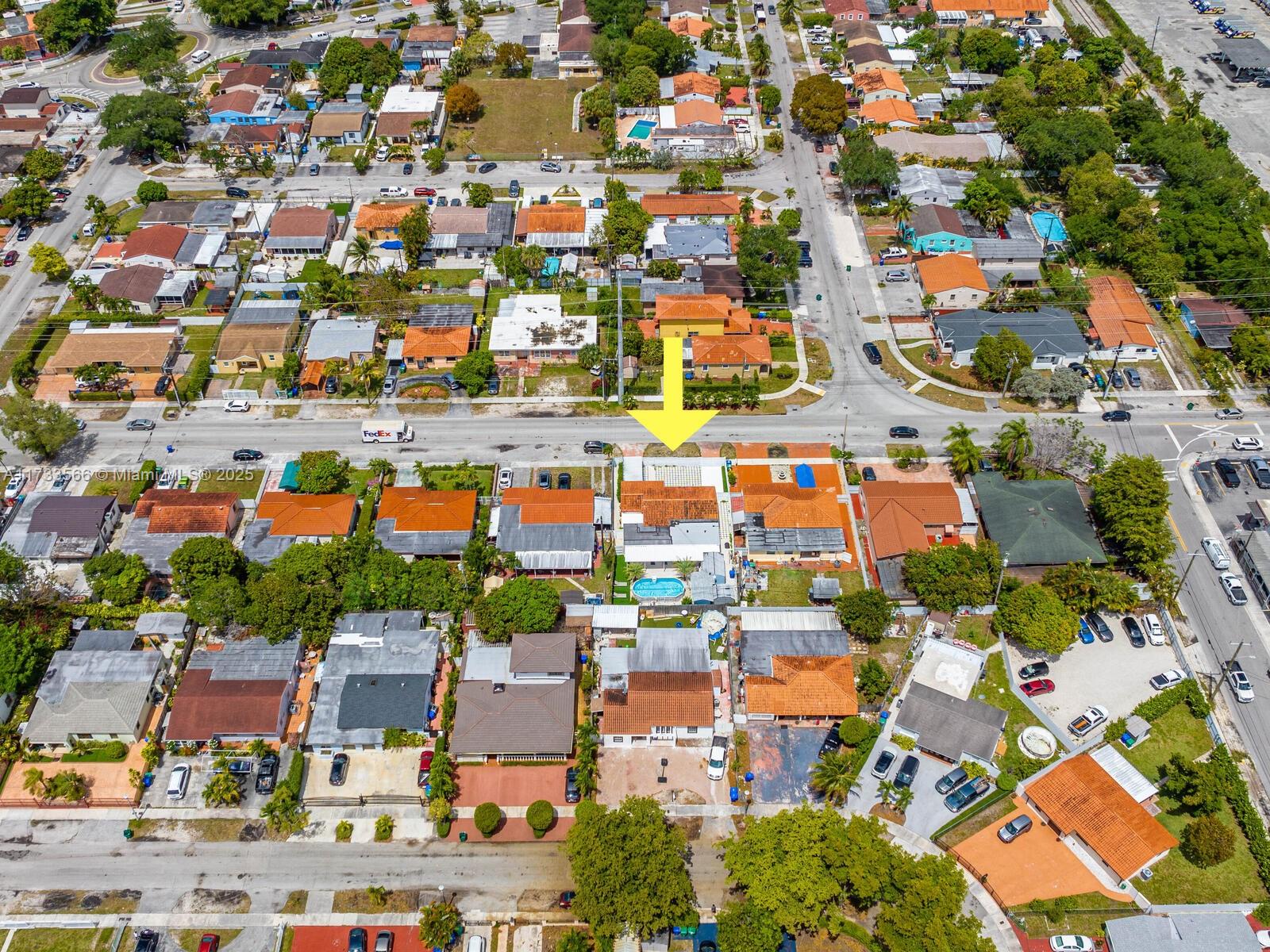 TAMIAMI GARDENS - Residential